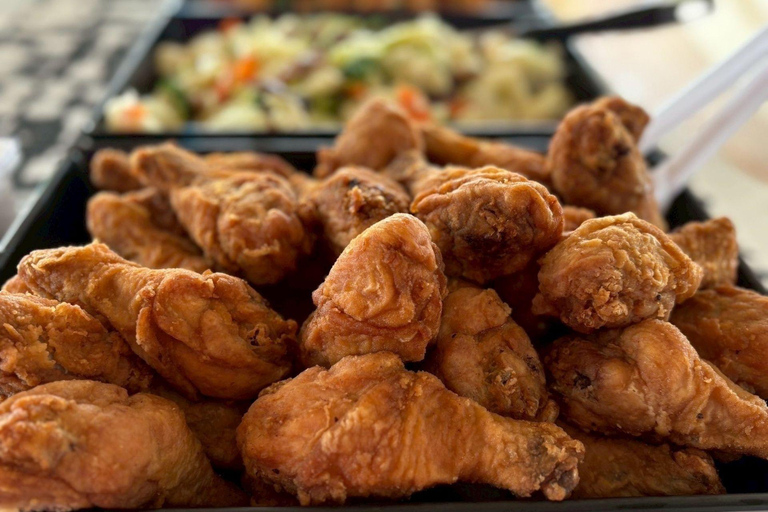 Phuket : excursion en yacht avec déjeuner sur les îles Coral et RachaPhuket : excursion en yacht vers les îles Coral et Racha avec déjeuner