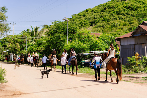 Siem Reap: Private Horseback & Horse-Drawn Carriage Rides (1 hour) Horseback Ride