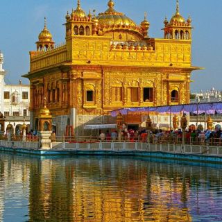 From Delhi: 2-Day Amritsar Golden Temple & Wagah Border Tour