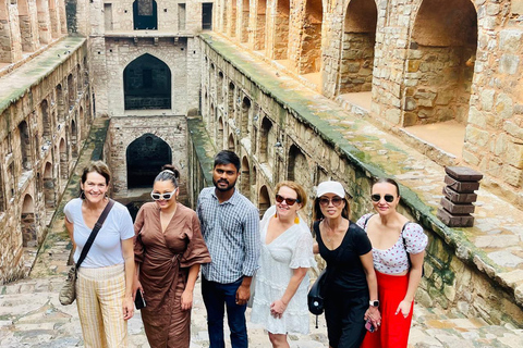 Old and New Delhi Group City Tour with Guide and Transfers