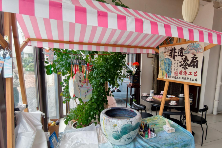 Hangzhou: Exploring the Watertown of Hanfu and Hotpot