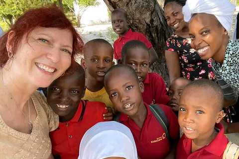 Arusha Stadt: Besuch eines Kinderheims und Spendentour.