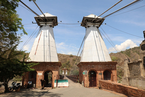 Santa Fe de Antioquia: Colonial Town, Puente de Occidente & Lunch