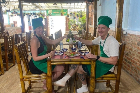 Hoi An: Traditional Cooking Class & meal with Local Family