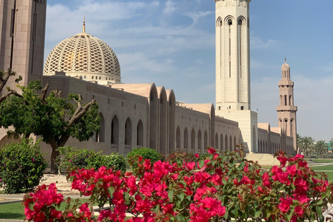 Muscat: Private Highlights the landmark of old town