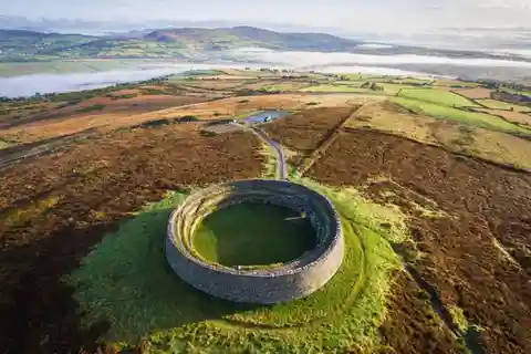 Derry & Donegal: Private Tagestour mit Fahrer und Guide