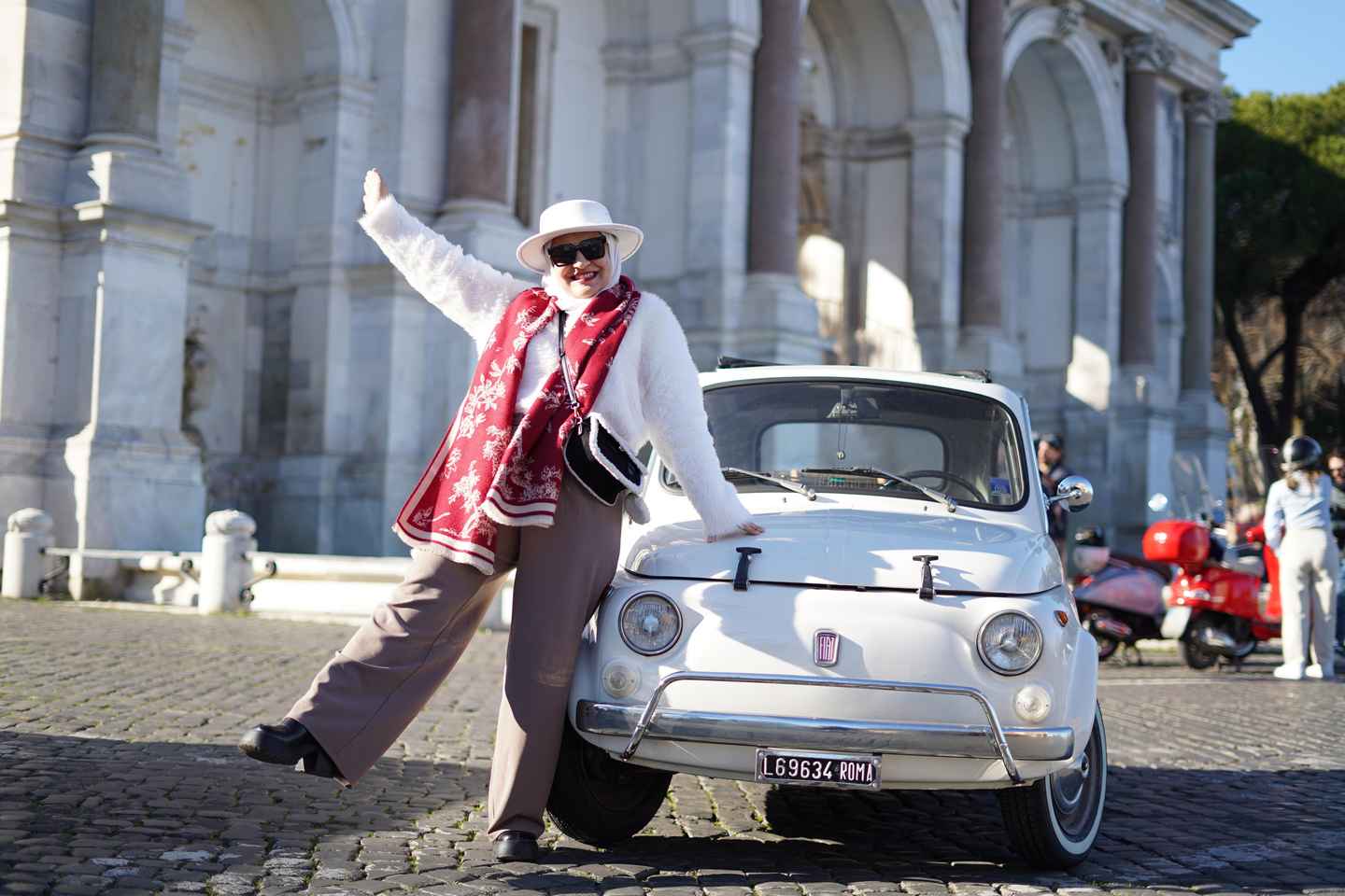 Rome: Photography services with Fiat 500 Vintage Car Tour