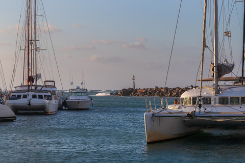 Tourisme de pêche intérieure guidé privé avec déjeuner de fruits de merSantorin : visite des villages de pêcheurs de l'île avec déjeuner de fruits de mer