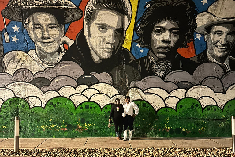 Nashville: Model-T Golf Cart Murals and Instagram Photo Tour