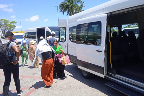 Aéroport de Cancun : Transfert aéroportuaire aller simple ou aller-retour1-Way de l'aéroport de Cancun à la zone hôtelière de Cancun