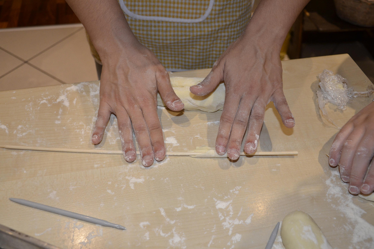 Catania: Sicilian Cooking Class with Wine and Appetizers