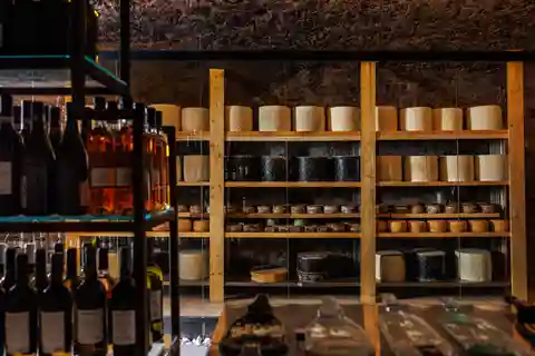 Rome : Degusta in Testaccio - raretés gastronomiques dans une grotte vieillissante
