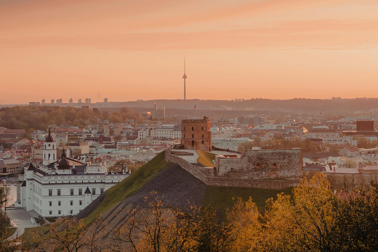 Vilna: vuelo en globo con champán y aperitivosVilnius: Hot Air Balloon Flight with Champagne &amp; Snacks