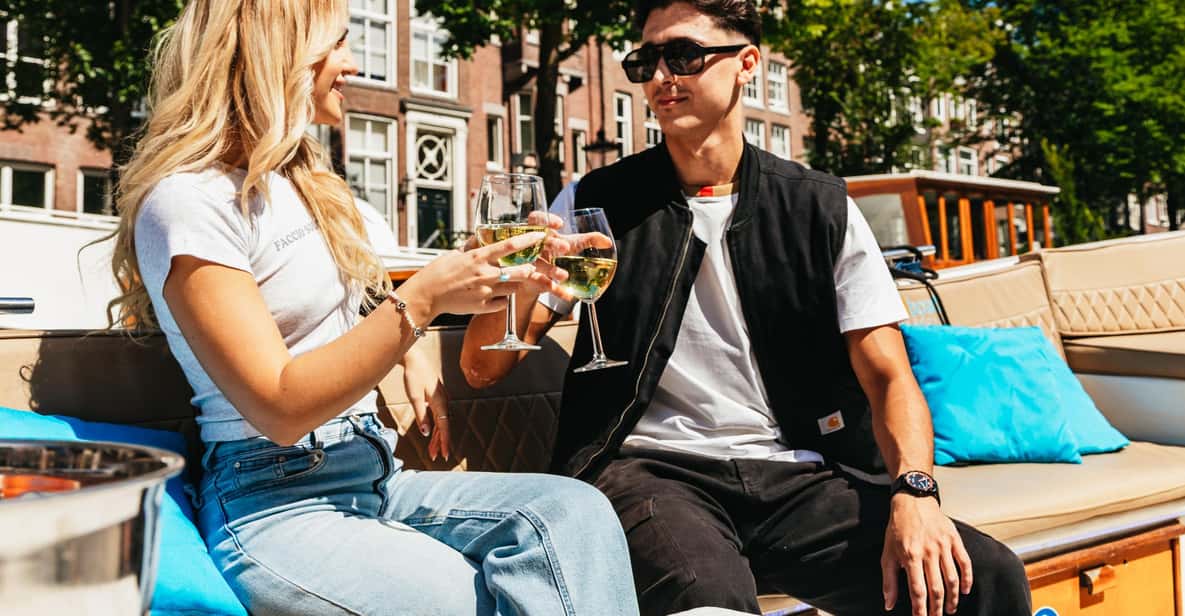 Afbeelding 2 van Amsterdam: Grachtenrondvaart in open boot met drankoptie