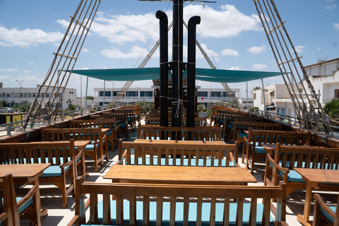 Boat Tour in La Goulette: Lunch and Swimming off Carthage & Sidi Bou Said Boat tour in La Goulette: Lunch and swim off Carthage & Sidi Bou Said