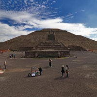 墨西哥，全天Teotihuacan y Basilica Guadalupe旅行 - Housity