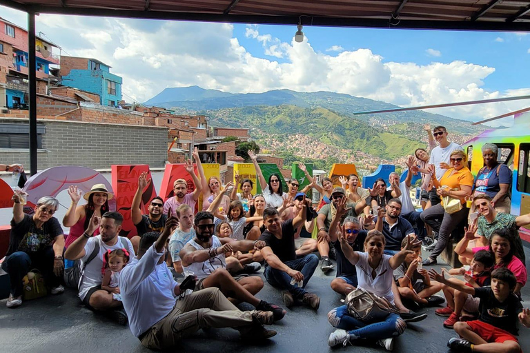 From Medellin: Coffee and Comuna 13 Tour with PRIVATE transportation From Medellin: Coffee Tour and Comuna 13 with PRIVATE transportation