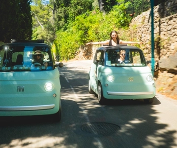 From Nice: Follow a guide in an electric car along the French Riviera!