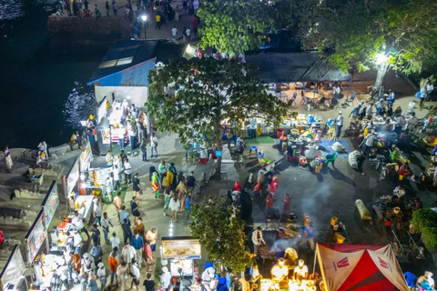 Zanzibar: tour in tuk-tuk di Stone Town al tramonto e mercato notturnoGruppo di 3 o più persone