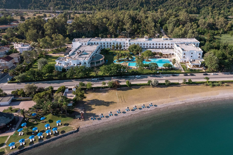 Athènes : excursion d&#039;une journée en bateau avec baignade et piscine thermaleAthènes : excursion d&#039;une journée en bateau vers les îles avec baignade
