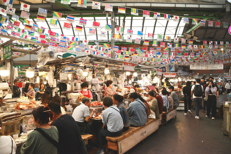 Unikalna przygoda z autentycznym jedzeniem na targu GwangjangSamll Group Walking Food Tour