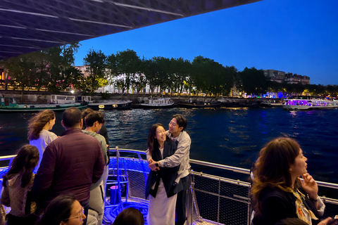 Paris: Evening Lights Cruise with Legendary Bateaux-Mouches