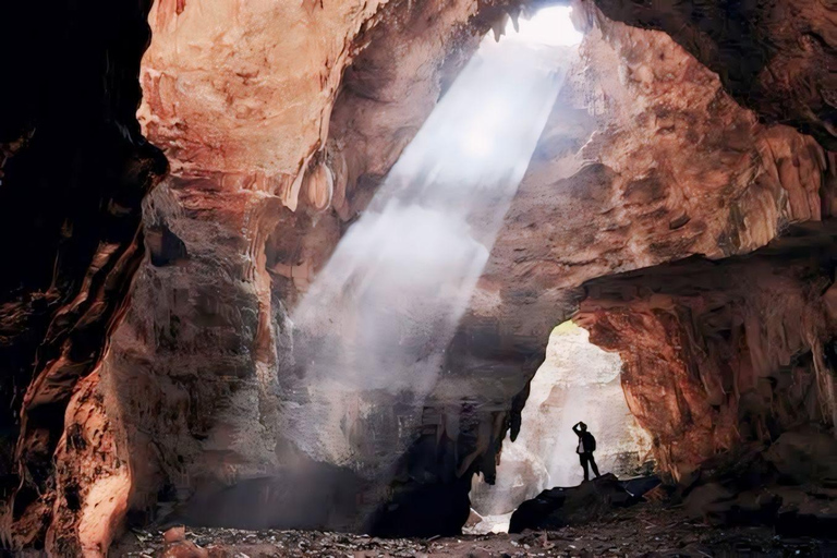 Yogyakarta : Excursión a la Cueva de Jomblang y la Playa de Timang