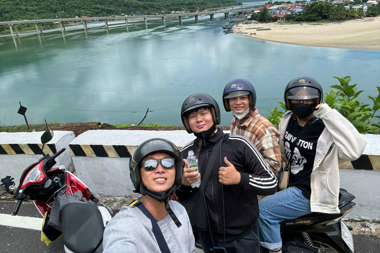 Tour panoramico della città di Đà Nẵng in privato con guida femminileTour privato in auto