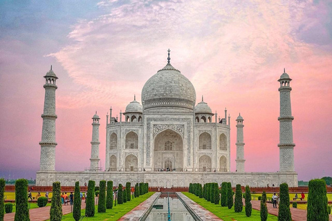 Agra: Taj Mahal Sunrise Tour z przewodnikiemTaj Mahal Sunrise Tour Przewodnik+Bilet+Transport