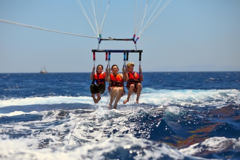 Baie de Makadi : Excursion sur l'île d'Orange avec plongée en apnée et parachute ascensionnelOrange, Parasailing, Tour en bateau, déjeuner, Boissons et Transferts