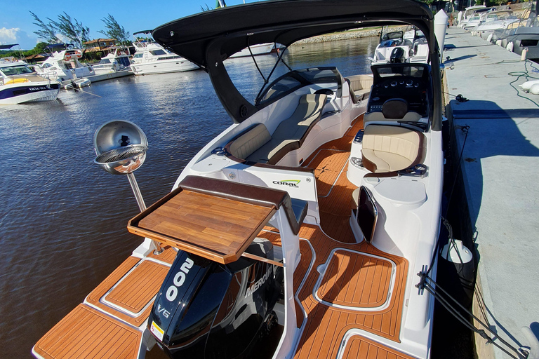 Búzios: Speedboat tour of 2 islands and 11 beaches