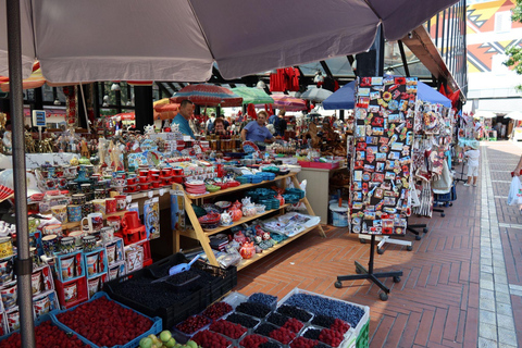 地拉那共产主义遗迹和历史中心之旅地拉那共产主义与历史中心之眼