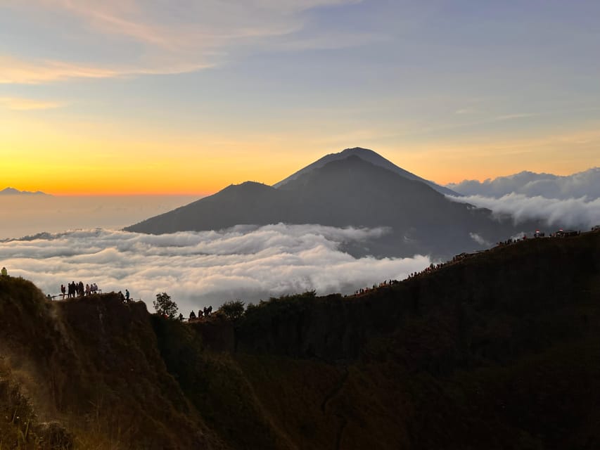 Bali: Trekking all'alba del Monte Batur su un vulcano attivo | GetYourGuide