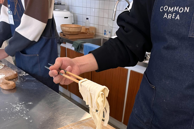 Nouilles faites à la main avec la grand-mère coréenne