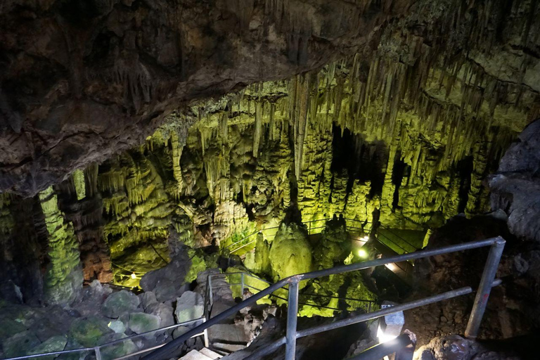 Creta: Lasithi Plateau, Caverna de Zeus e Passeio pelos Vilarejos com RefeiçãoLasithi Plateau - Caverna de Zeus - Passeio pelos vilarejos