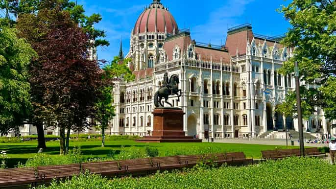 Budapest: Parliament Building Entry Ticket and Audio Guide