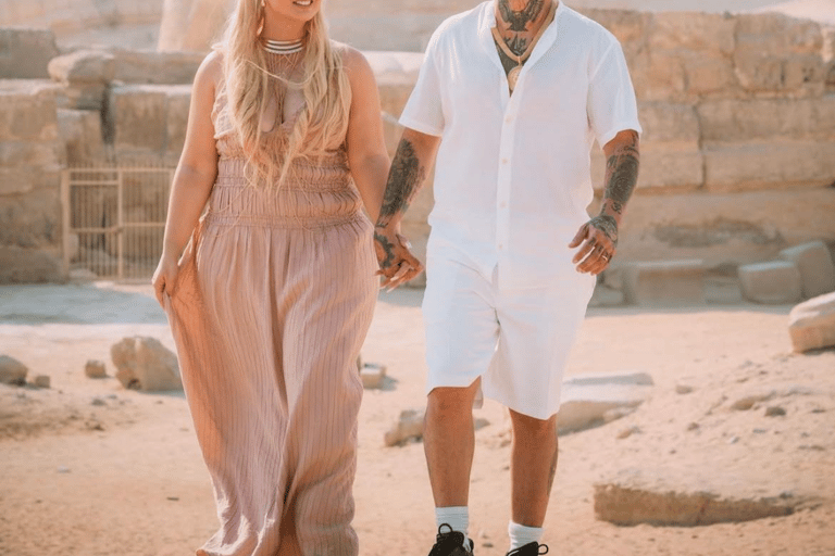 Pyramides, Sakkara et Memphis - Visite privée avec déjeunerVisite privée avec guide, transfert et déjeuner, à l&#039;exclusion des droits d&#039;entrée.