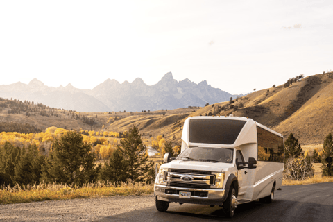 Jackson: Private Yellowstone Safari With Field Dining Medium Sized Groups (5-10 Guests)