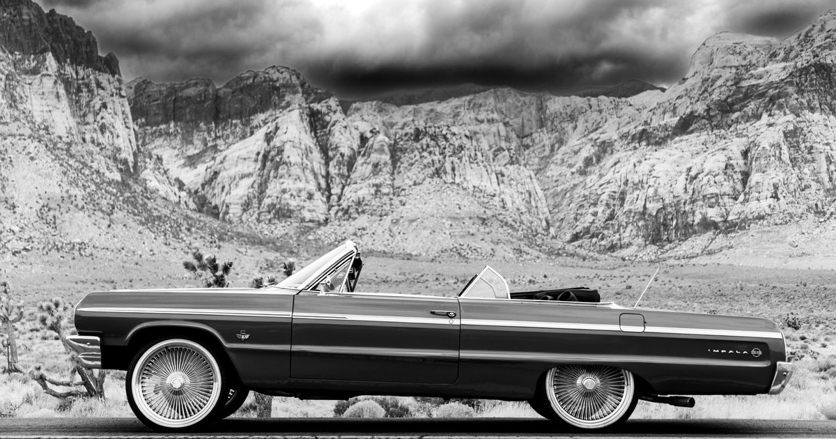 ラスベガス：1964年インパラ コンバーチブルで行くレッド ロック