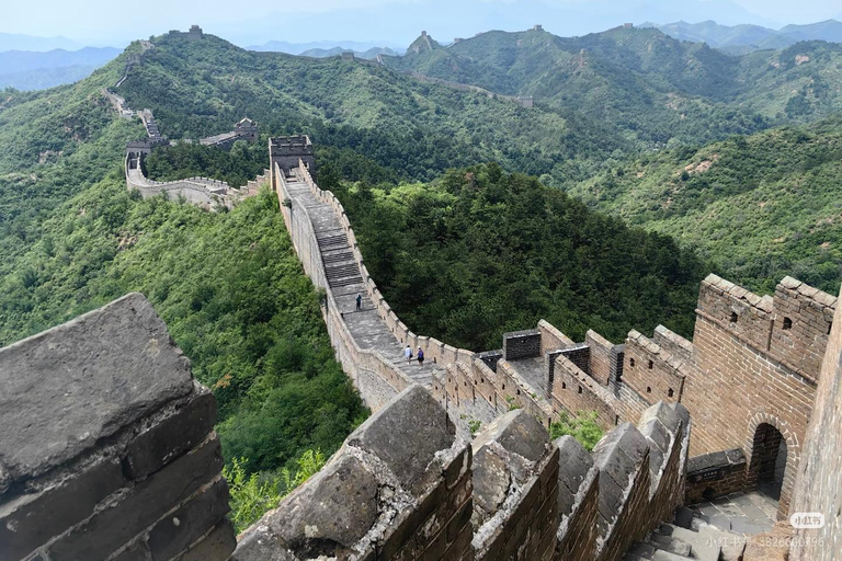 Beijing:Full Day JingshanLing Great Wall VIP Tour and Lunch