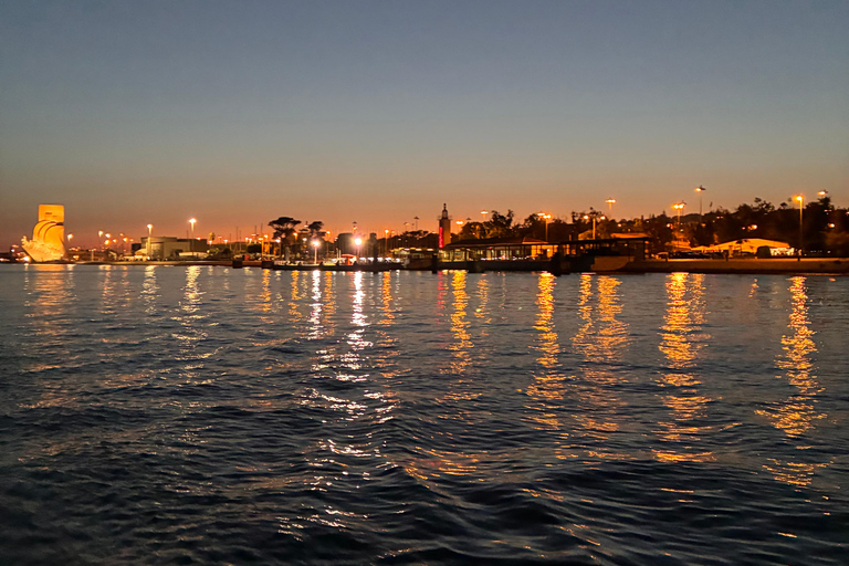 Sunset aboard a sailboat in Lisbon! Sunset aboard a sailing boat in Lisbon!