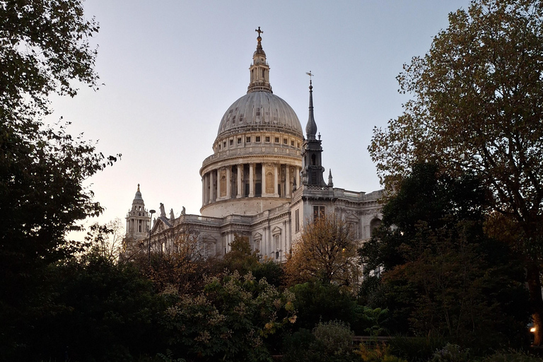 London: Medieval History Walking Tour from The Tower