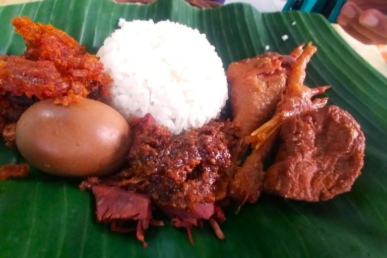 Yogyakarta: Morning Breakfast and Market Experience Morning Breakfast and Market Experience with Walking Tour