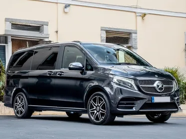 Lissabon: Privater Transfer zum/vom Flughafen und der Stadt Lissabon