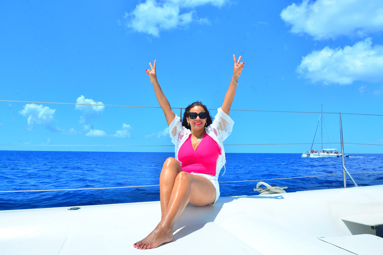 Santo Domingo - Punta Cana: Saona Island Tour Lunch & Drinks Santo Domingo: Saona Island Catamaran/SpeedBoat and Lunch