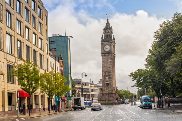 Belfast: zelfgeleide stadswandeling en interactieve schattenjacht
