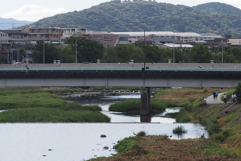 E-Bike Tour in Kyoto with Asuka, Japanese graduate student