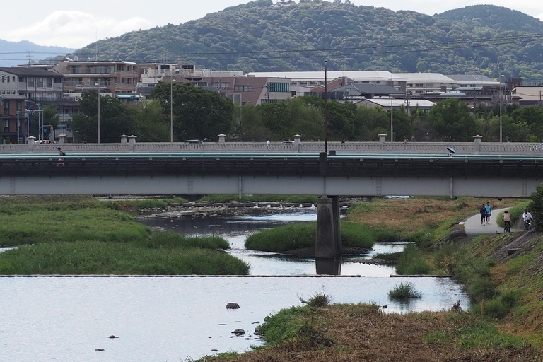 E-Bike Tour in Kyoto with Asuka, Japanese graduate student