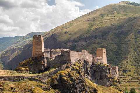 Tbilisi: Vardzia Caves, Rabati Castle and Borjomi Day Trip