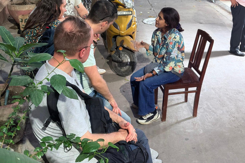 Templos, bazares y degustación en el casco antiguo de Delhi con guíaTemplos, bazares y comida en el casco antiguo de Delhi con una guía